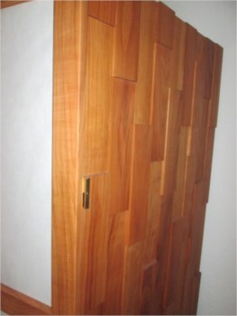 Kirschbaum Schrank