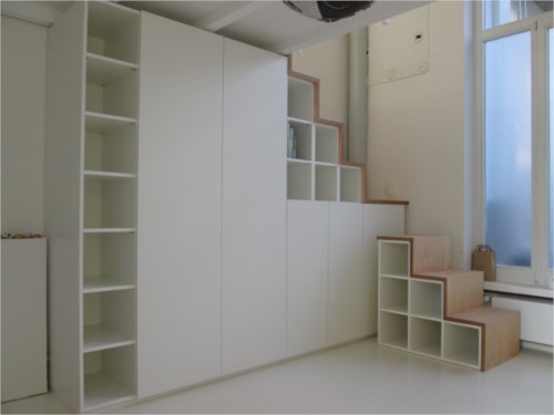 Einbauschrank mit Podest
