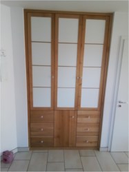 Einbauschrank aus Eiche mit Rahmentüren, weiß supermatt